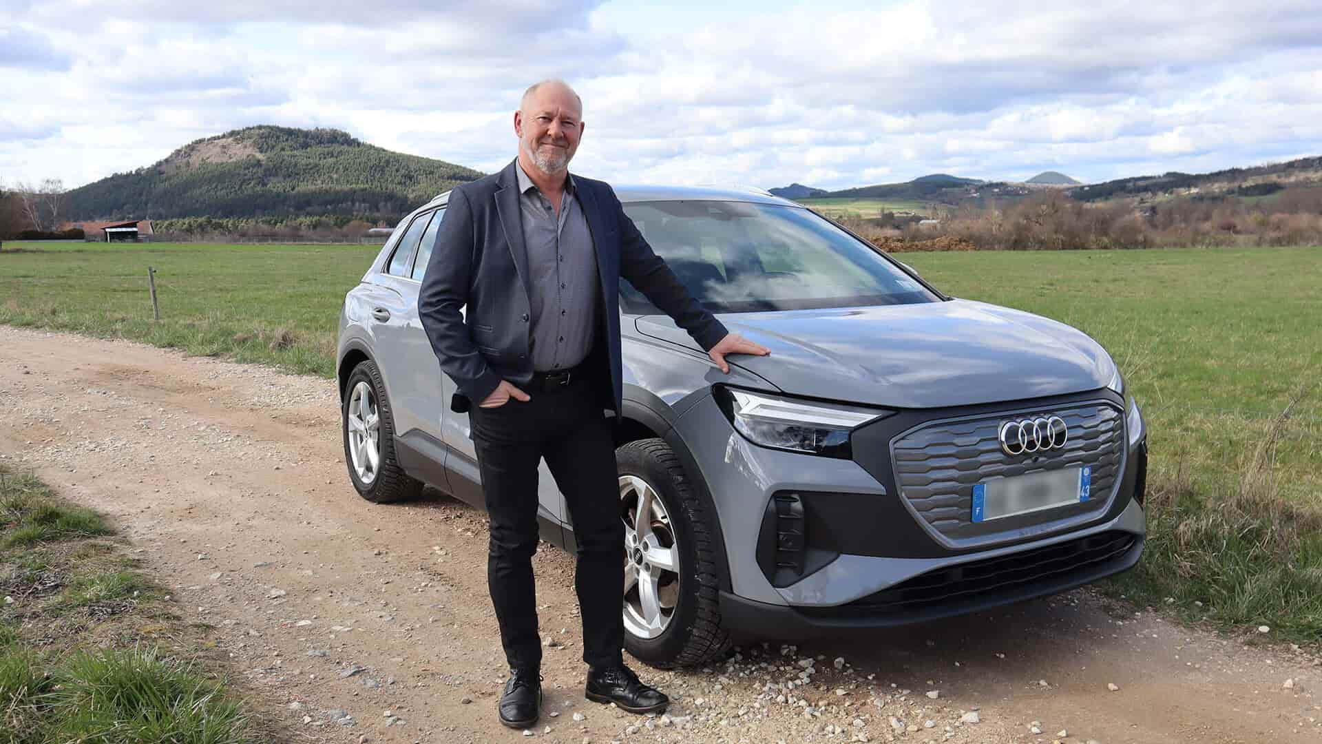Le directeur Jean-Pierre Coste de Rando'Lib et son véhicule électrique