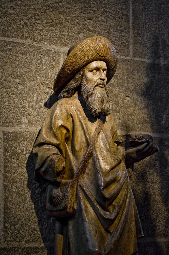 La-statue-de-Saint-Jacques-catheedrale-Puy-en-Velay©️luc_olivier La statue de Saint-Jacques dans la cathédrale du Puy-en-Velay