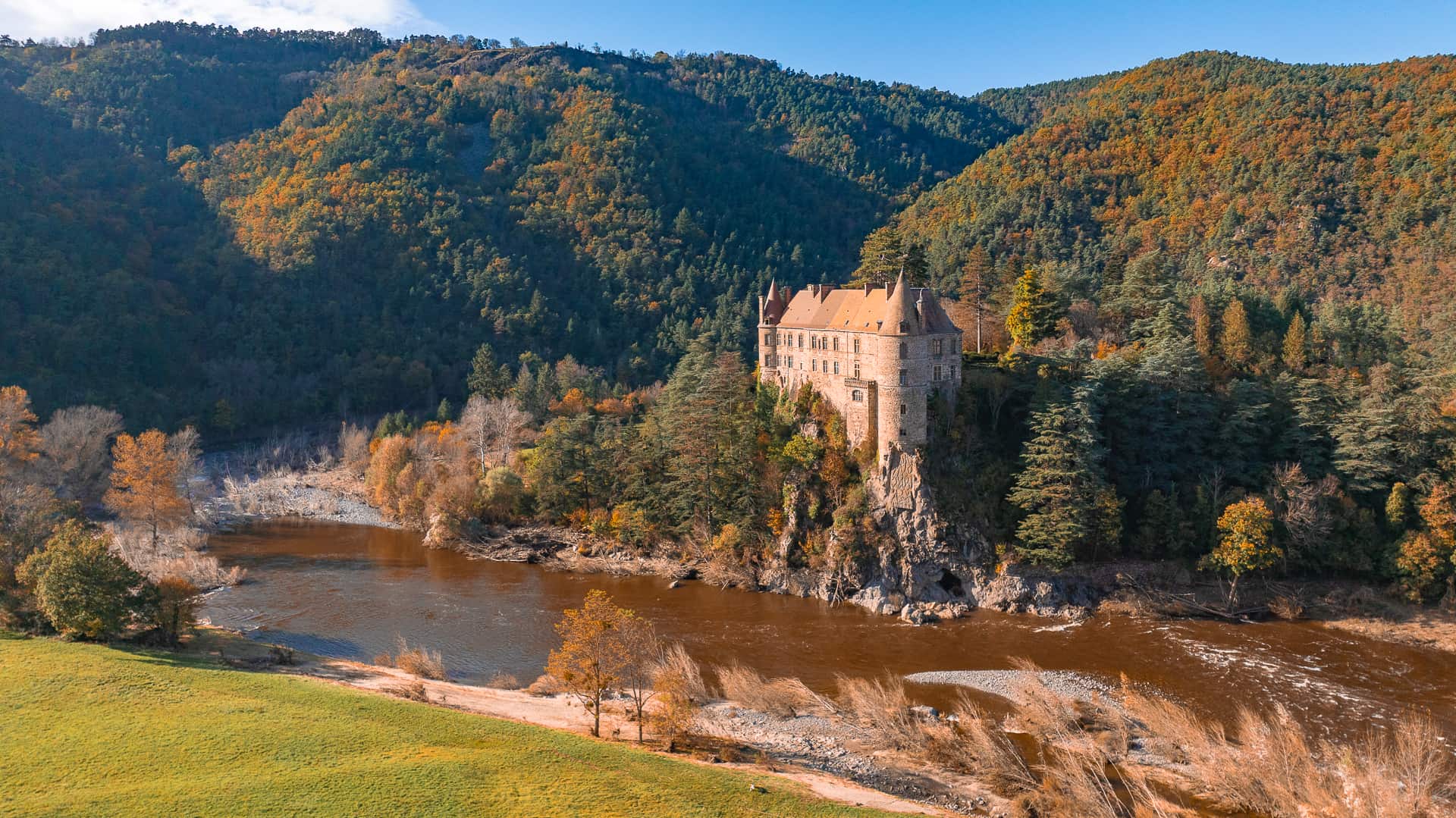 Le château Lavoûte-Polignac sur le GR65 en direction de Compostelle